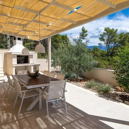 Attractive Villa Sumartin