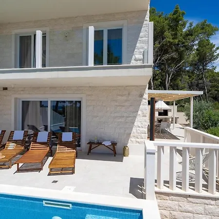 Attractive Villa *