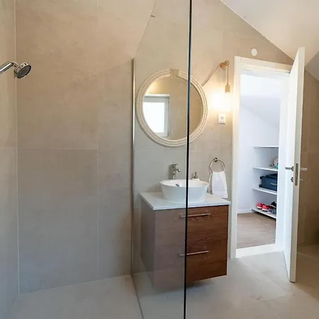 Attractive Villa Sumartin