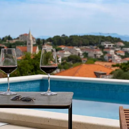 Attractive Villa Sumartin